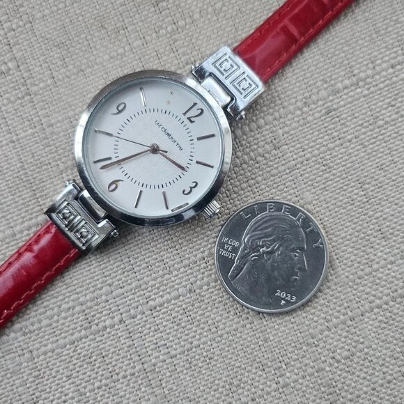 Liz Claiborne Women Wristwatch Analog Quartz Red patent Leather Strap Watch - Picture 9 of 10